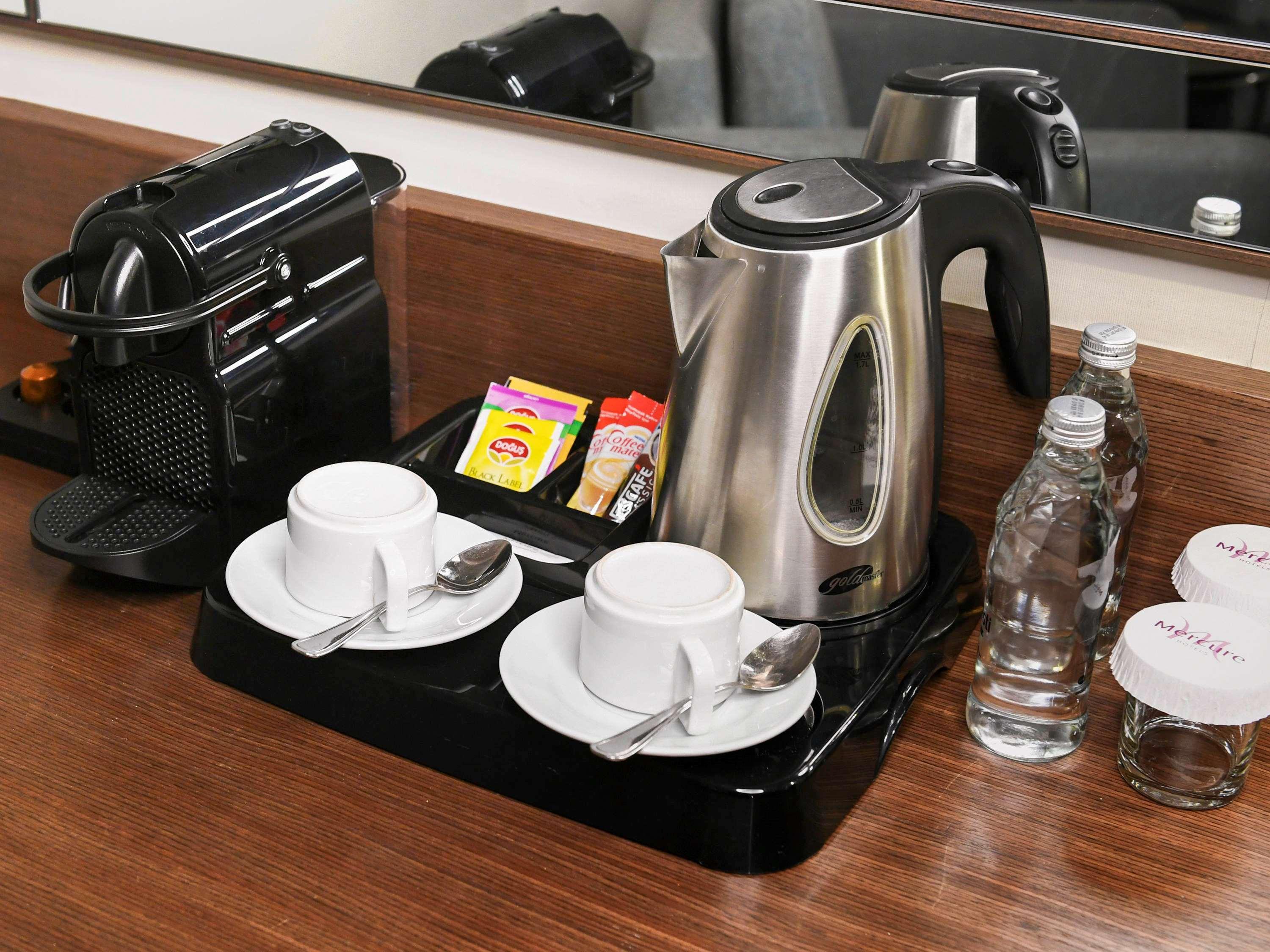Mercure Istanbul West Hotel & Convention Center Buitenkant foto