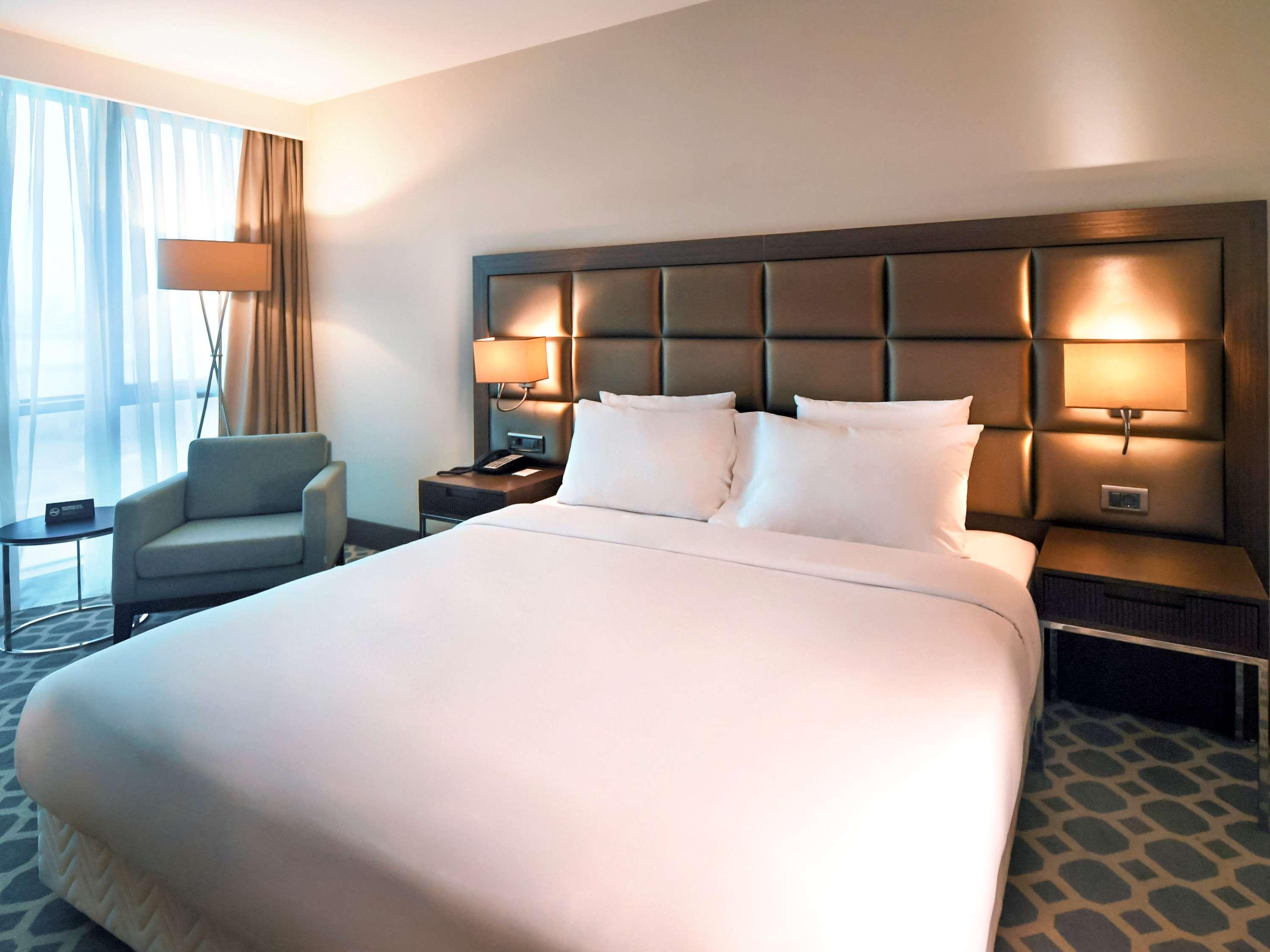 Mercure Istanbul West Hotel & Convention Center Buitenkant foto