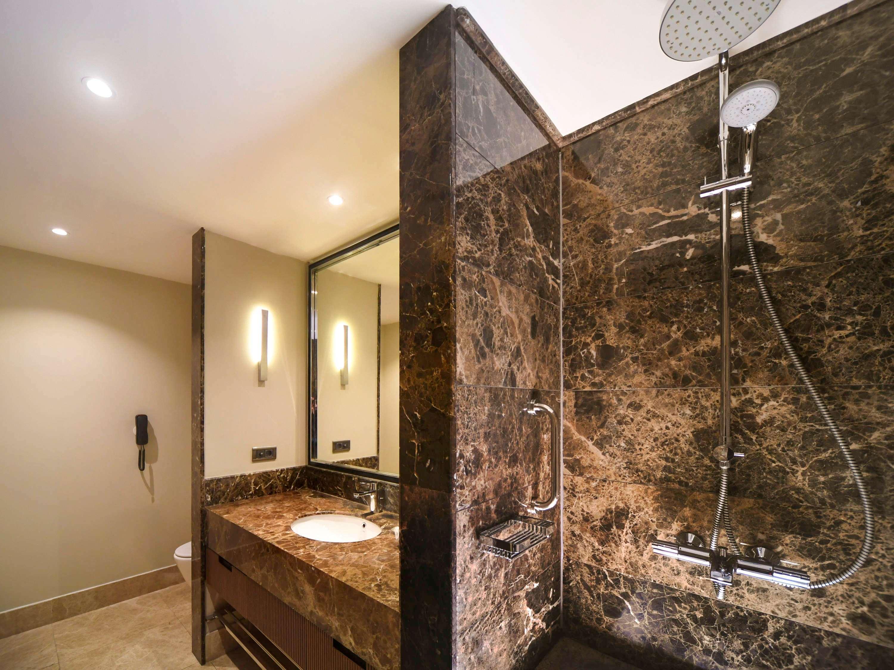 Mercure Istanbul West Hotel & Convention Center Buitenkant foto