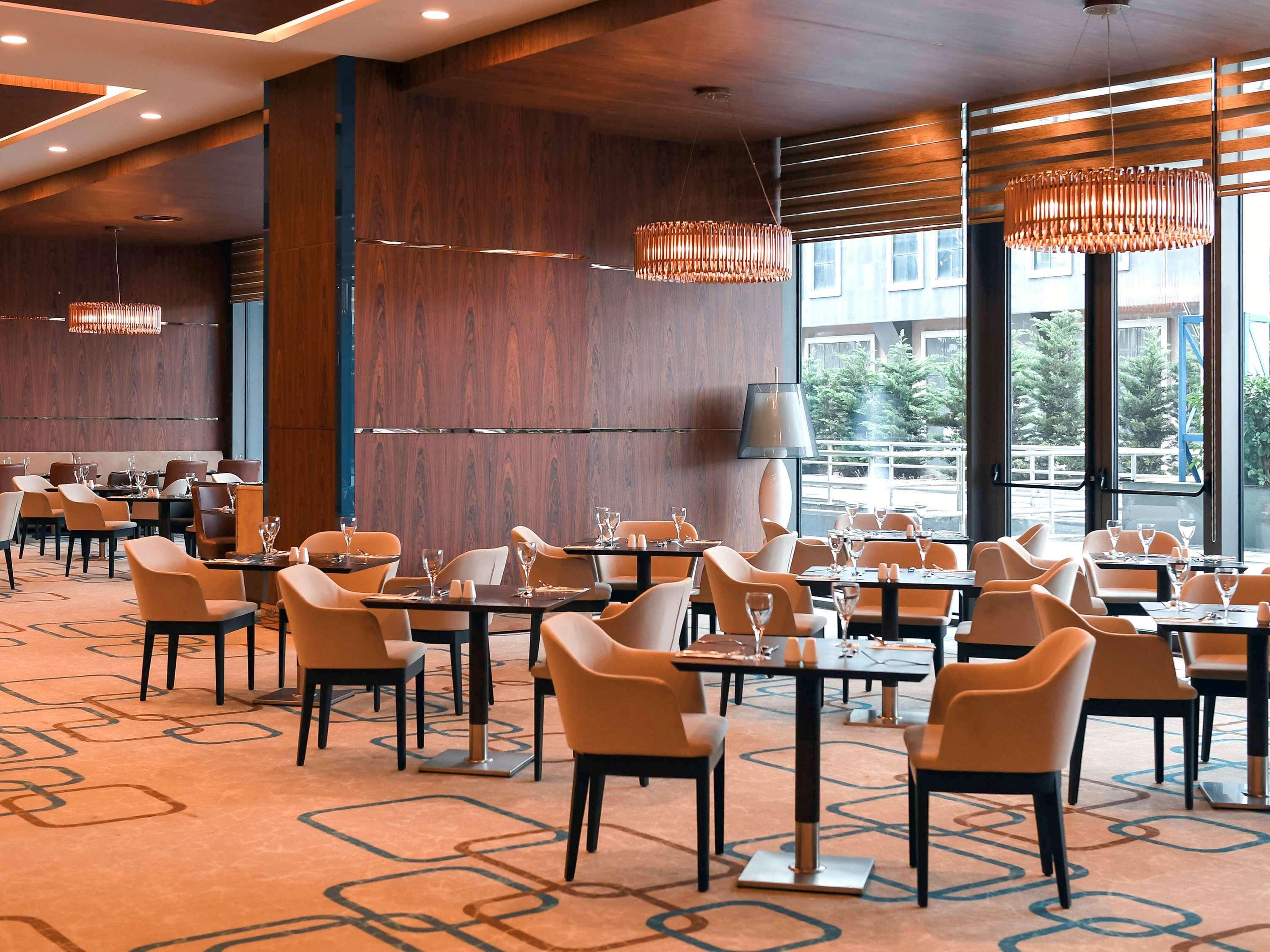 Mercure Istanbul West Hotel & Convention Center Buitenkant foto