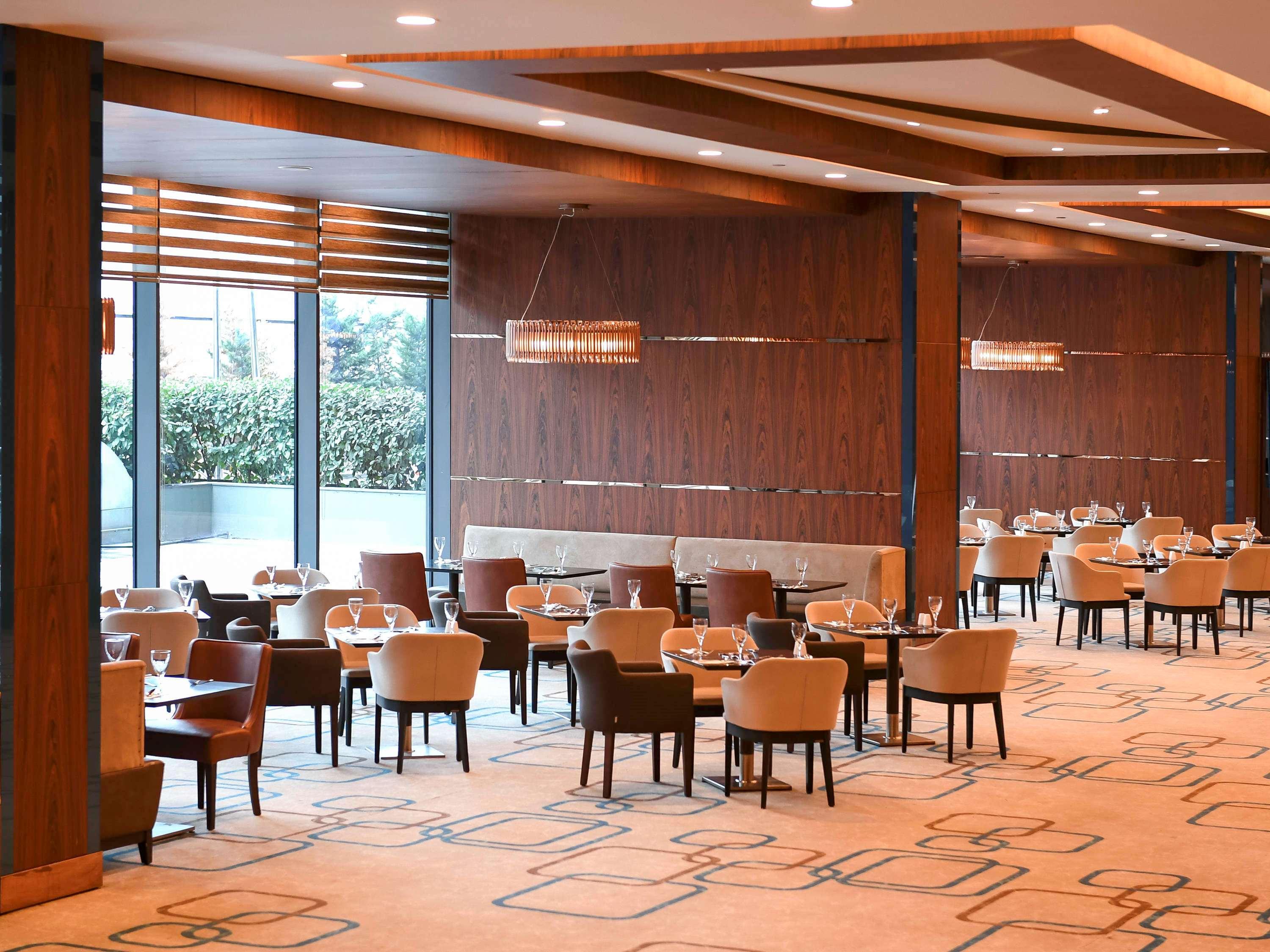 Mercure Istanbul West Hotel & Convention Center Buitenkant foto
