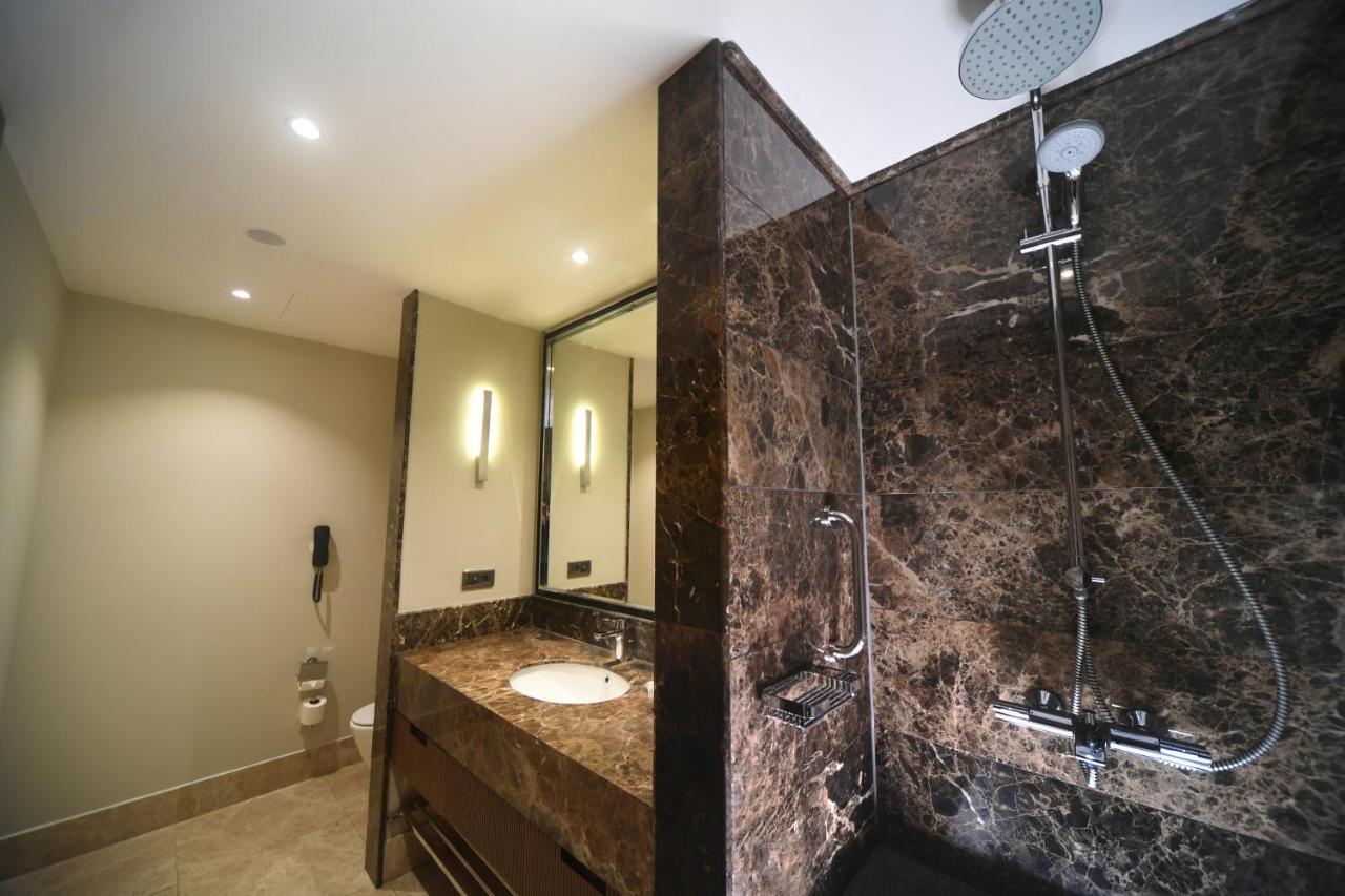 Mercure Istanbul West Hotel & Convention Center Buitenkant foto
