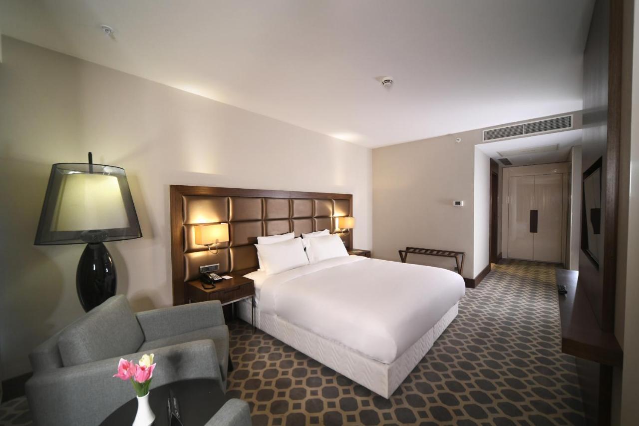 Mercure Istanbul West Hotel & Convention Center Buitenkant foto