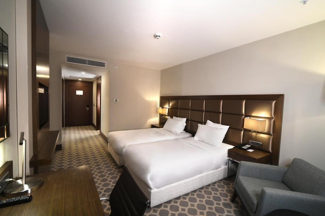 Mercure Istanbul West Hotel & Convention Center Buitenkant foto