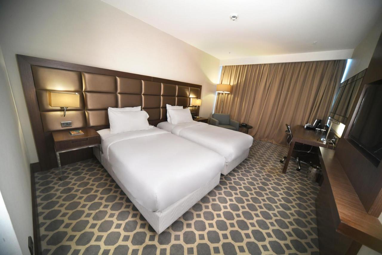 Mercure Istanbul West Hotel & Convention Center Buitenkant foto